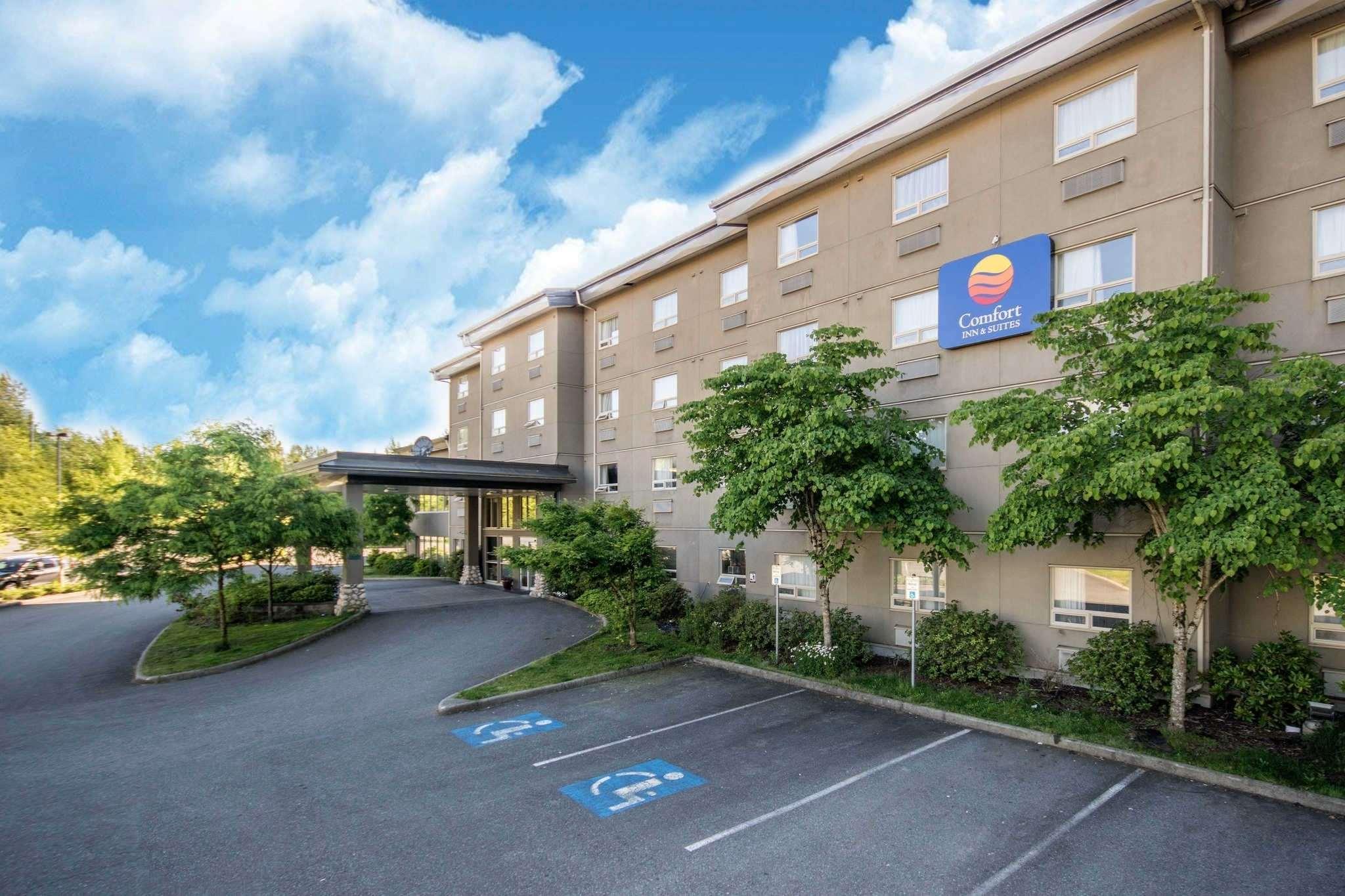 Comfort Inn & Suites Langley Bagian luar foto