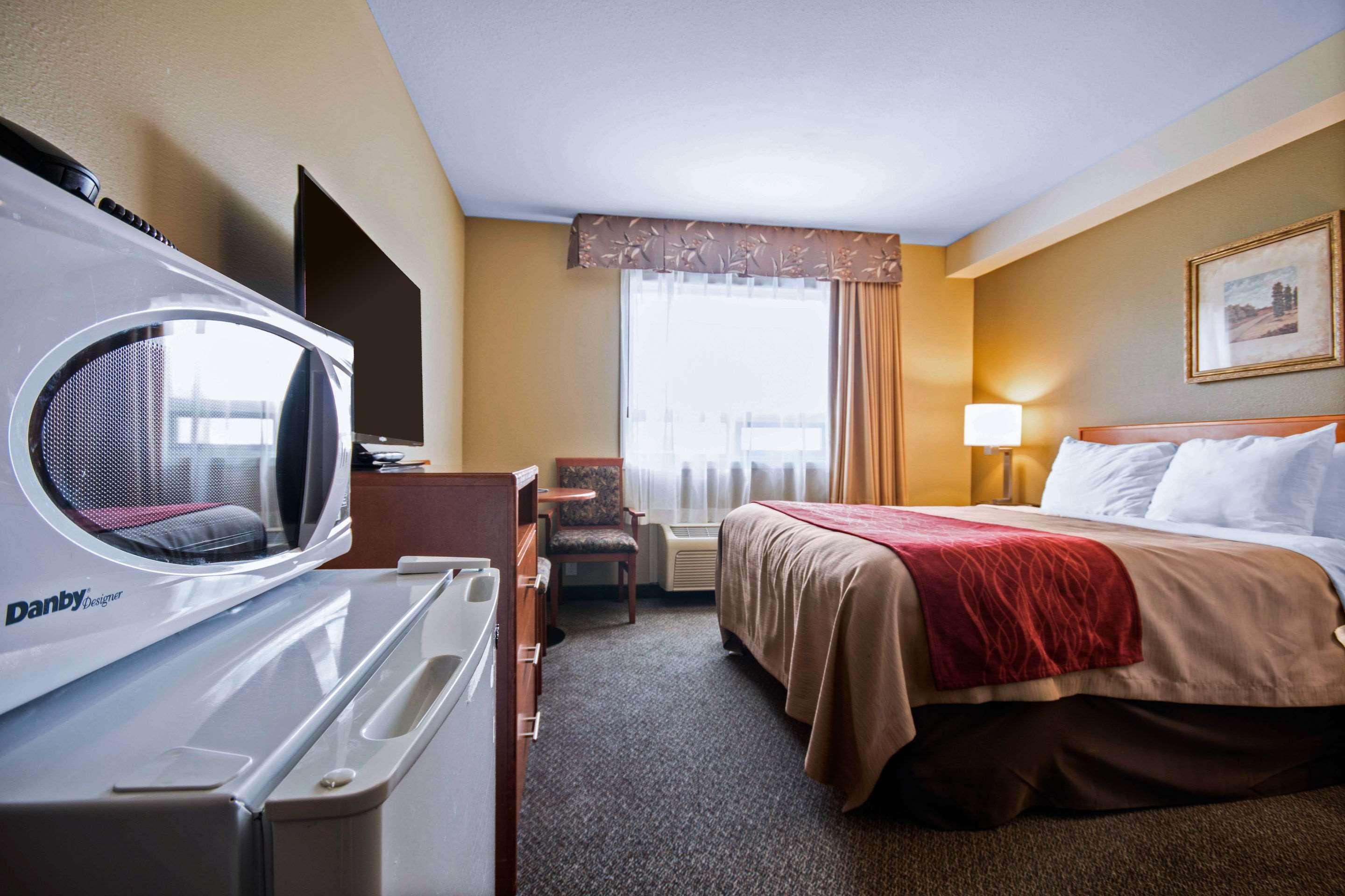 Comfort Inn & Suites Langley Bagian luar foto