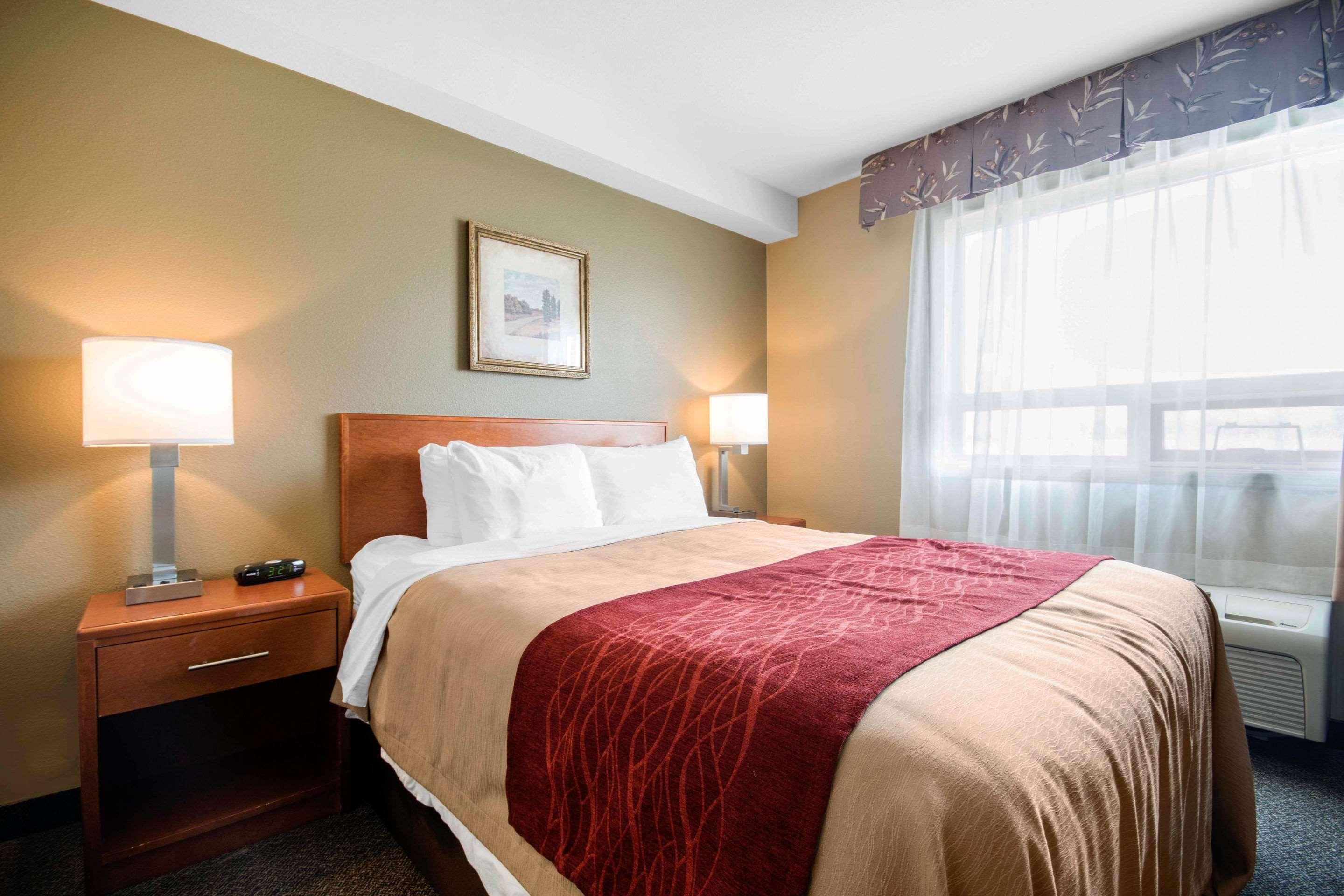 Comfort Inn & Suites Langley Bagian luar foto