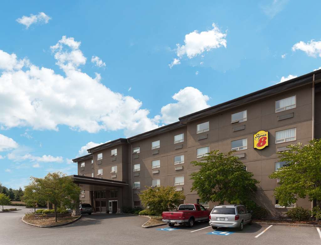 Comfort Inn & Suites Langley Bagian luar foto