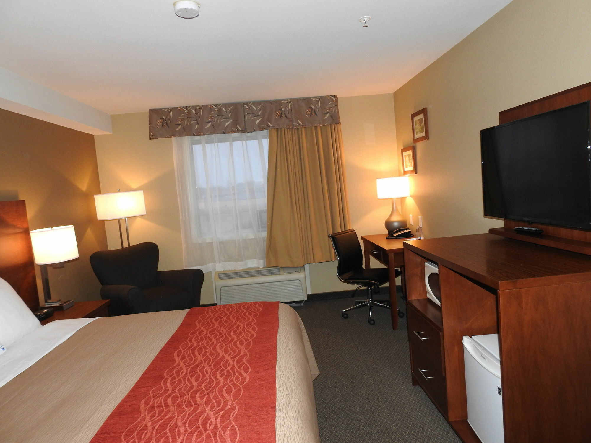 Comfort Inn & Suites Langley Bagian luar foto