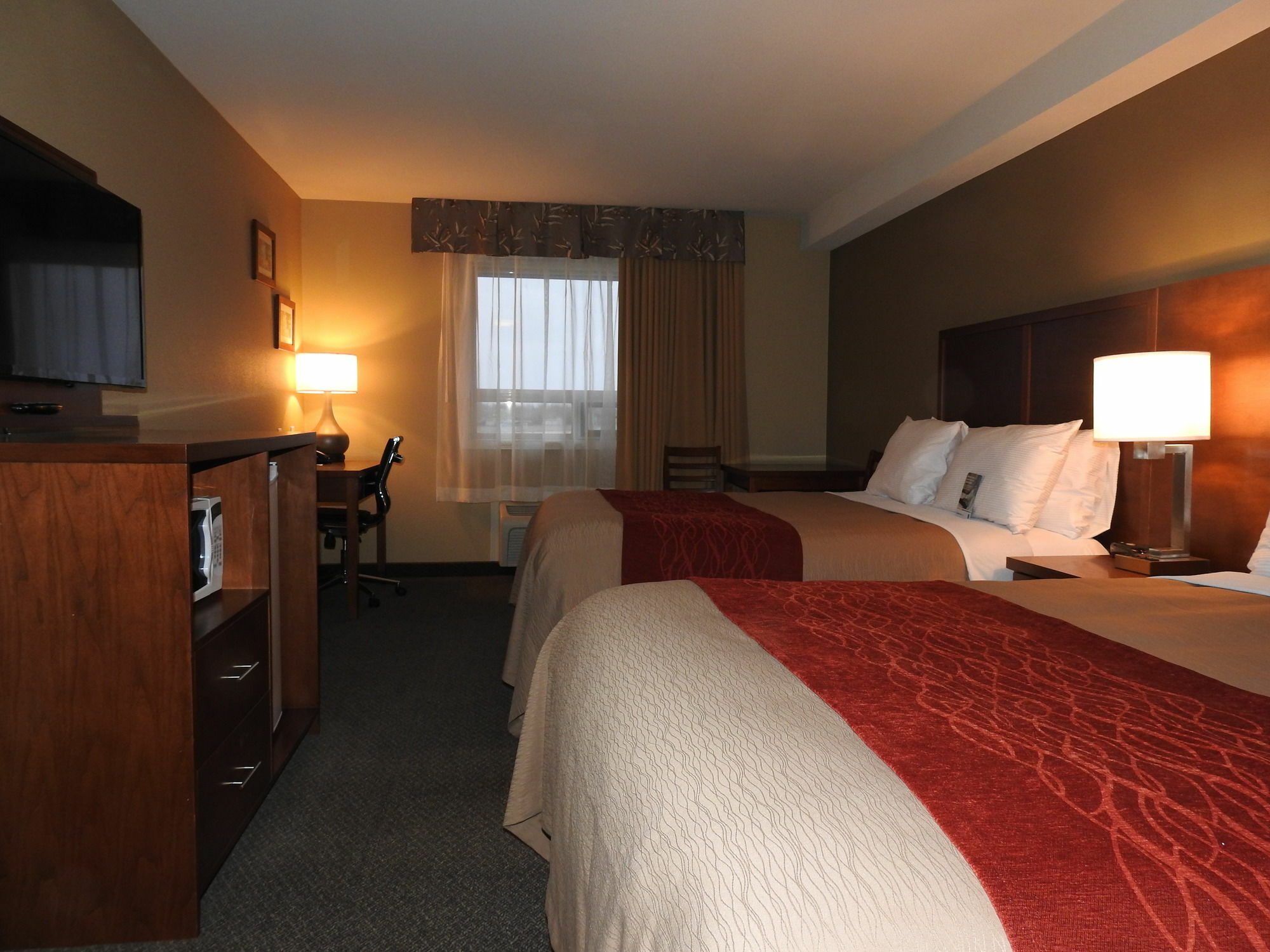 Comfort Inn & Suites Langley Bagian luar foto