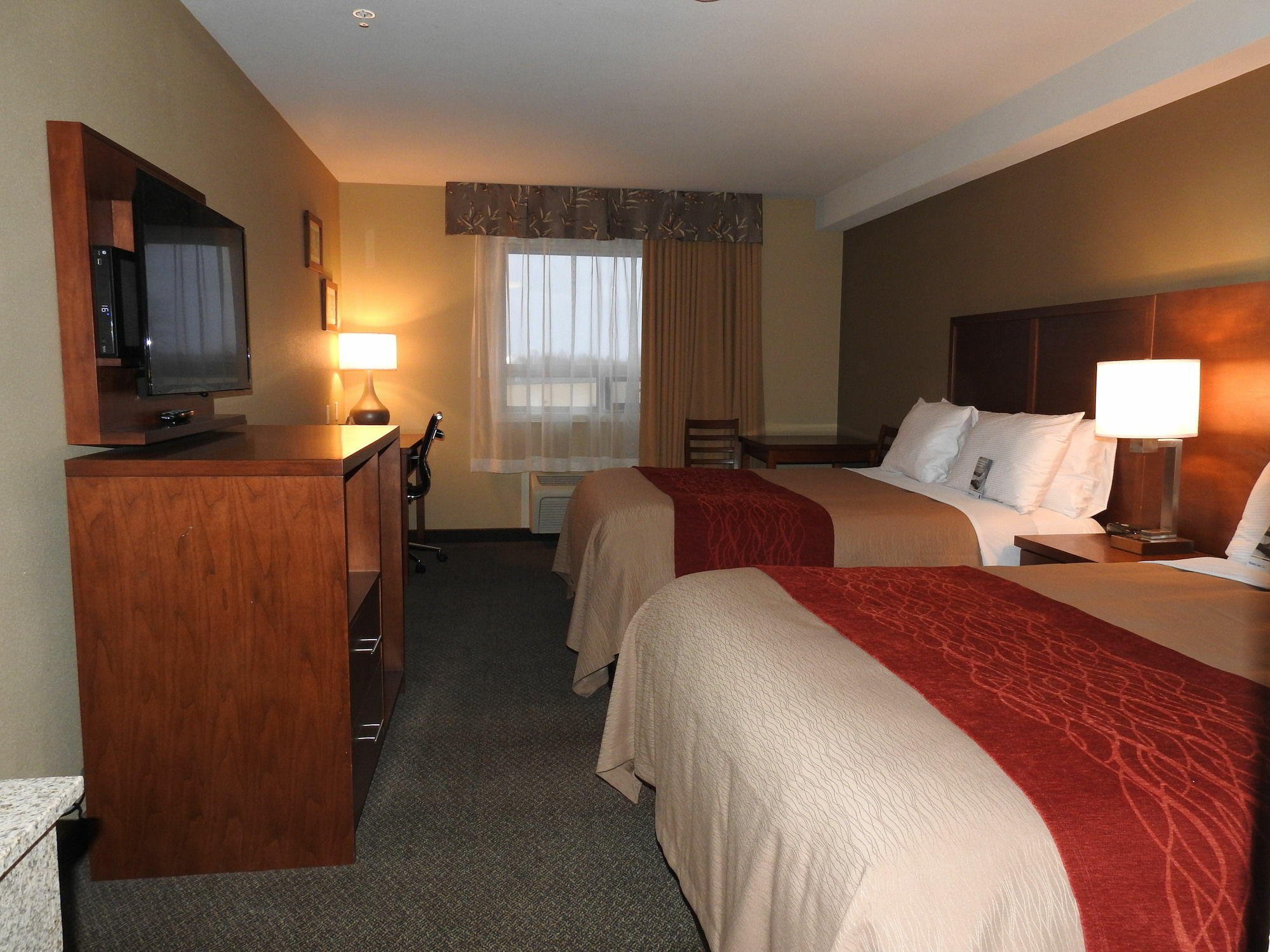 Comfort Inn & Suites Langley Bagian luar foto